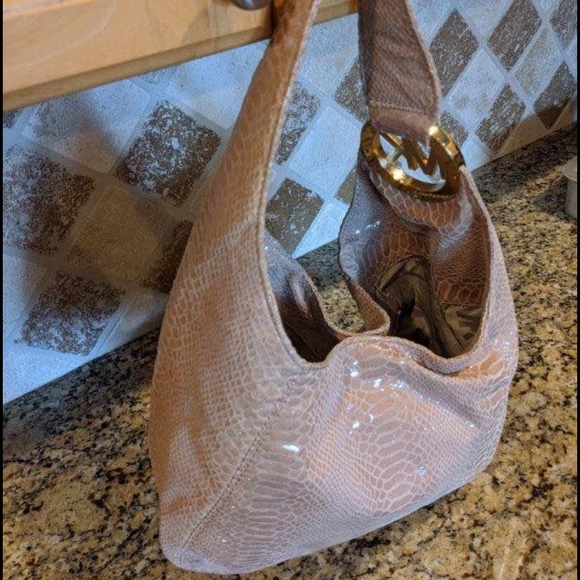 Micheal Kors slouchy Fulton handbag - Picture 2 of 6